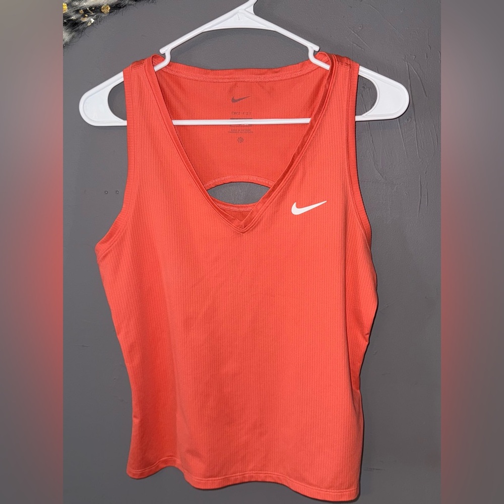 Nike tank